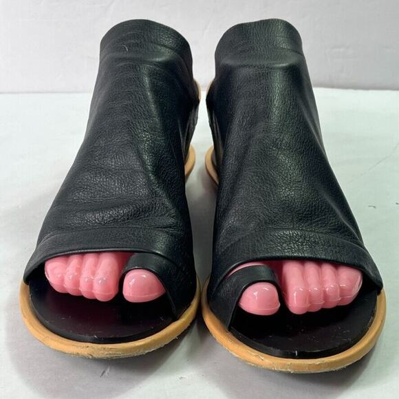 BALENCIAGA Sandals Womens Black Calfskin Leather Toe Ring Glove Anklestrap Flat - Picture 1 of 11